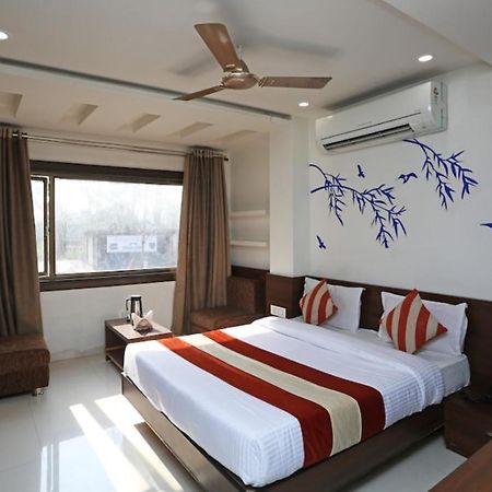 Airport Hotel Daya Capitol Nueva Delhi Exterior foto