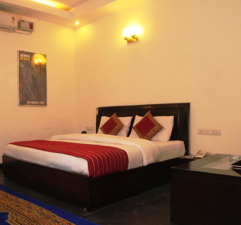 Airport Hotel Daya Capitol Nueva Delhi Exterior foto