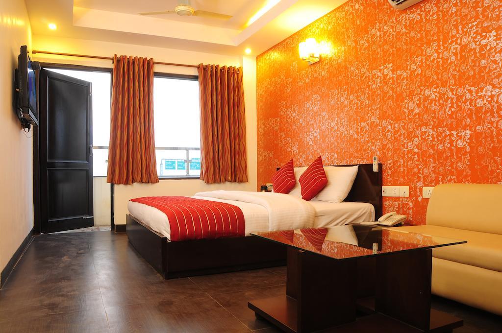 Airport Hotel Daya Capitol Nueva Delhi Exterior foto