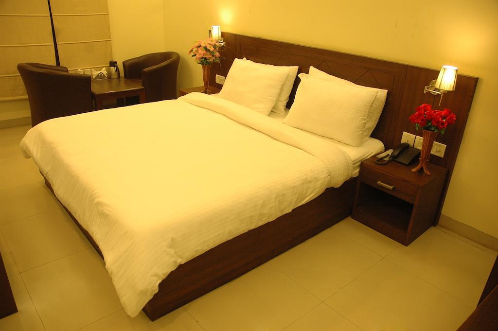 Airport Hotel Daya Capitol Nueva Delhi Exterior foto