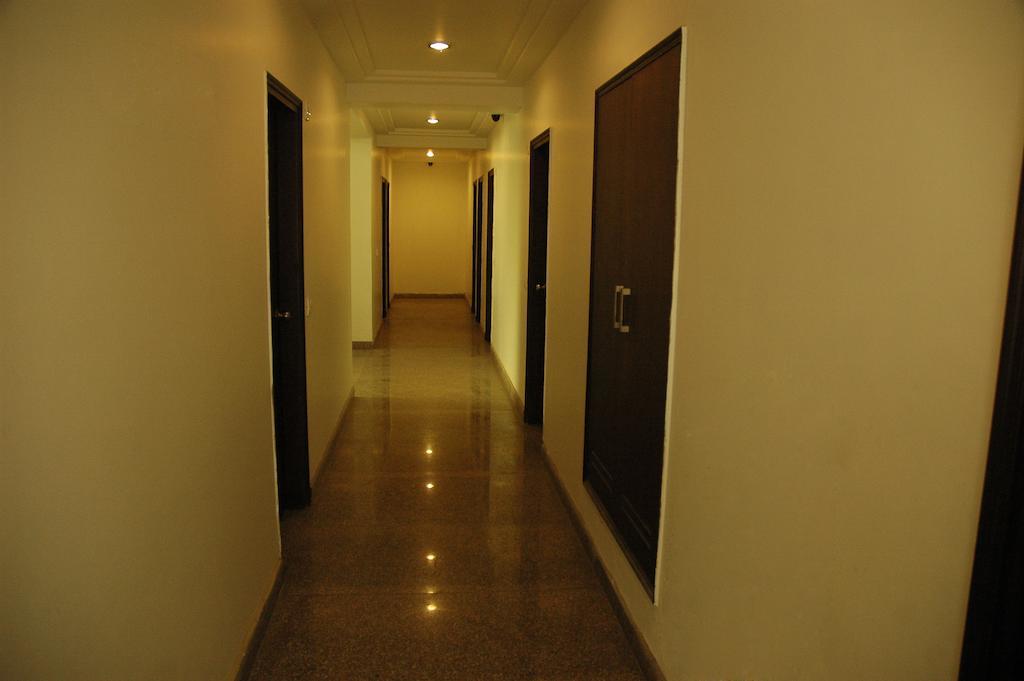 Airport Hotel Daya Capitol Nueva Delhi Exterior foto